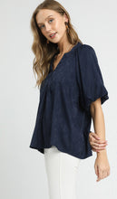 Load image into Gallery viewer, Umgee Jacquard Puff Sleeve Top
