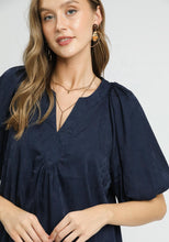 Load image into Gallery viewer, Umgee Jacquard Puff Sleeve Top