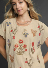 Load image into Gallery viewer, Umgee Embroidered Top
