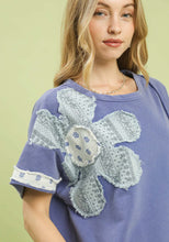 Load image into Gallery viewer, Umgee Flower Applique Top