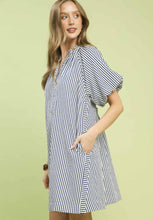 Load image into Gallery viewer, Umgee Stripe Shift Dress