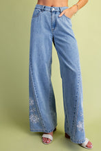 Load image into Gallery viewer, Easel Wide Leg Embroidered Jeans