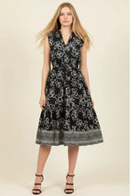 Load image into Gallery viewer, Pinch Floral Midi Dress
