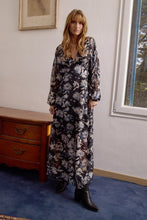 Load image into Gallery viewer, Molly Bracken Maxi Dress
