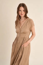 Load image into Gallery viewer, Molly Bracken Midi Dress
