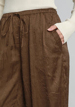 Load image into Gallery viewer, Umgee Satin Crinkle Pants
