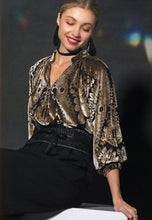 Load image into Gallery viewer, Umgee Velvet Printed Top
