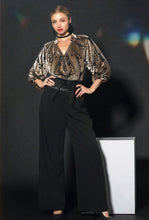 Load image into Gallery viewer, Umgee Velvet Printed Top
