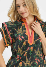 Load image into Gallery viewer, Umgee Floral Print Top
