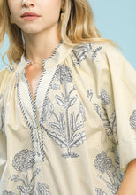 Load image into Gallery viewer, Umgee Floral Print Top

