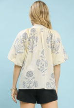 Load image into Gallery viewer, Umgee Floral Print Top
