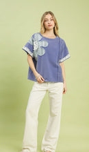Load image into Gallery viewer, Umgee Flower Applique Top
