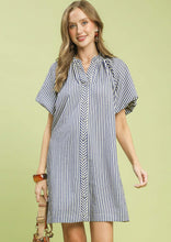 Load image into Gallery viewer, Umgee Stripe Shift Dress
