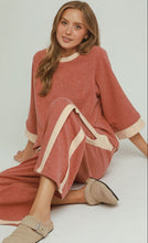 Load image into Gallery viewer, Umgee Raglan Dreamplush Top Burnt Red
