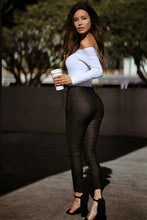 Load image into Gallery viewer, Yelete Classic Skinny Jegging
