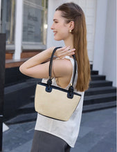 Load image into Gallery viewer, Jen &amp; Co Alina Straw Purse
