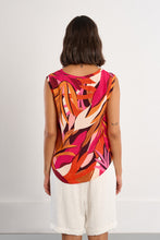 Load image into Gallery viewer, Molly Bracken Floral Top
