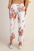 Load image into Gallery viewer, Easel Floral Printed Pants
