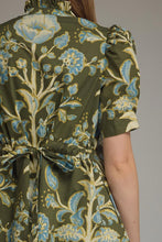 Load image into Gallery viewer, Entro Floral Mini Dress
