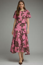 Load image into Gallery viewer, Entro Floral Button-Up Top
